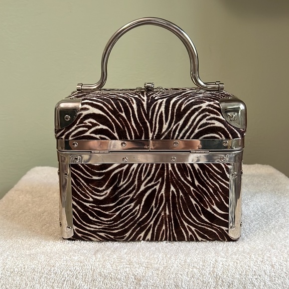 Lisette Tango Bag Train Case In Animal Print With Faux Calf Hair Feel - Picture 4 of 9